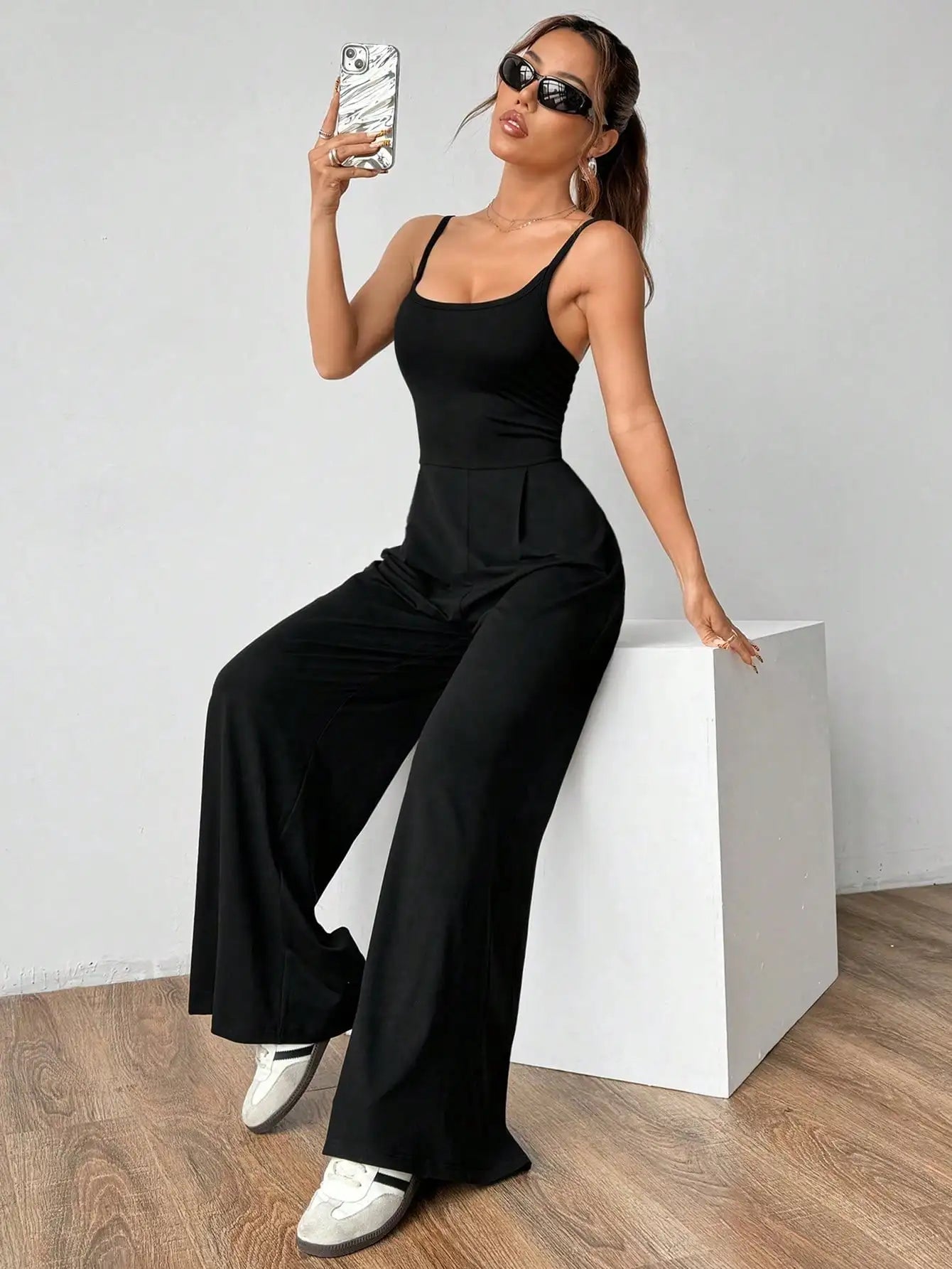 New elegant women's shoulder strap jumpsuit for spring, summer, and autumn