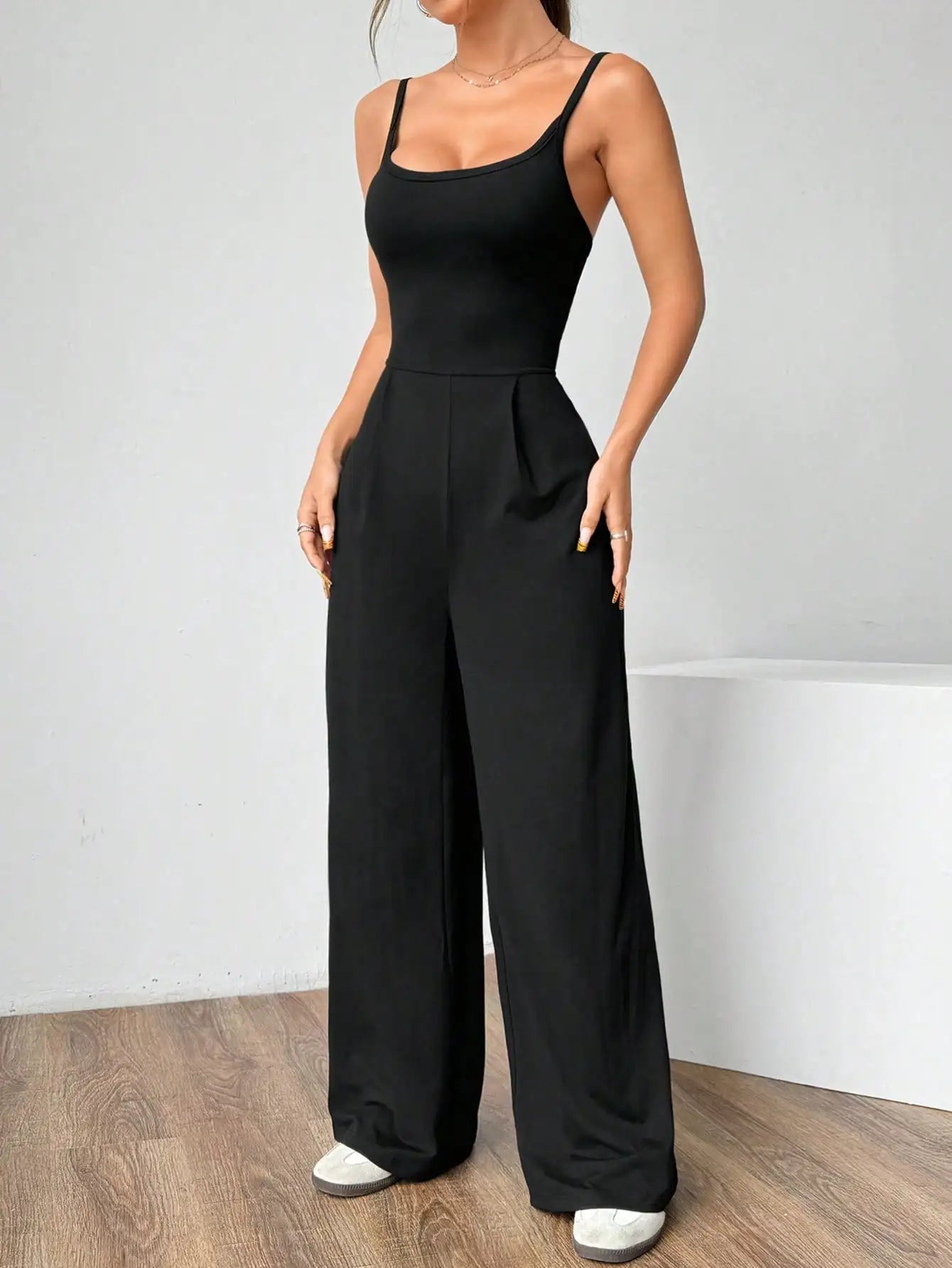 New elegant women's shoulder strap jumpsuit for spring, summer, and autumn